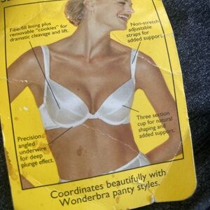 Wonderbra Women's ivory Plunge Bra 34A push up removable pads new 7161